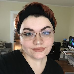 Meet your Posher, Casey